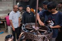 Tinjau Desa Pengrajin Logam dan Sentra Produksi Tahu, Ketua DPR Dukung Kemajuan UMKM