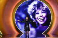 Grammy Awards 2024, Blus Valentino Oprah Winfrey untuk Hormati Sahabatnya Tina Turner 