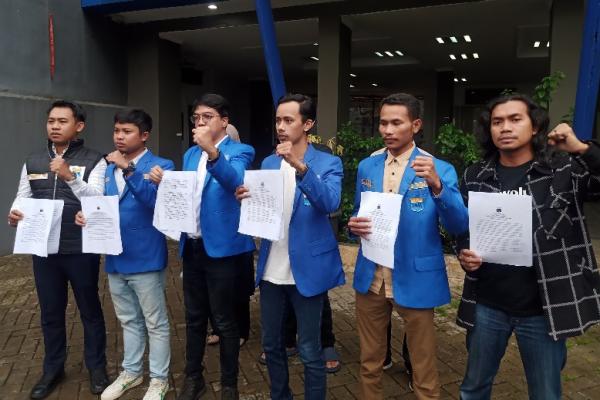 PMII mengajak seluruh elemen masyarakat, terutama pemuda-mahasiswa, untuk bersatu dalam menyelamatkan demokrasi Indonesia.