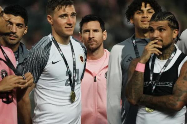 Penggemar di Hong Kong Kecewa, Lionel Messi Hanya Duduk di Bangku Cadangan