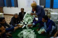 Diwarnai Serangan Bom ISIS, Pakistan Menghitung Suara Pemilu Hari Ini