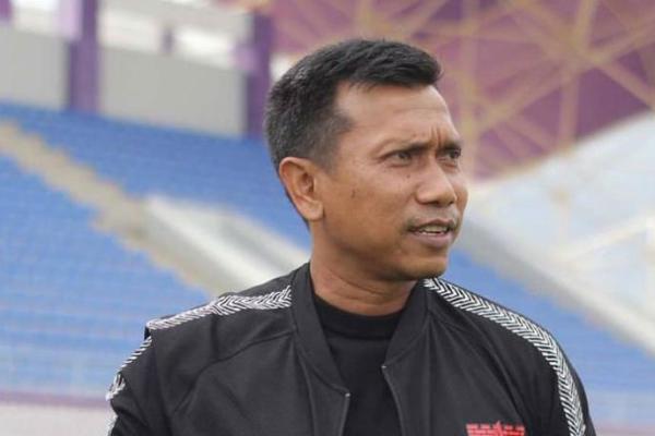 Widodo menjadi pelatih keempat yang menangani Arema dalam kurun waktu satu tahun