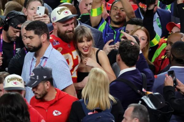 Pacaran dengan Taylor Swift, Travis Kelce Sebut Nama Bayi yang Diinginkannya