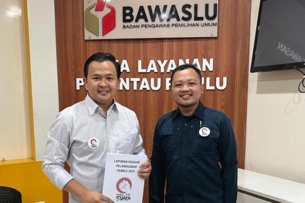 Relawan WJS Serahkan Laporan Dugaan Pelanggaran Pemilu ke Bawaslu
