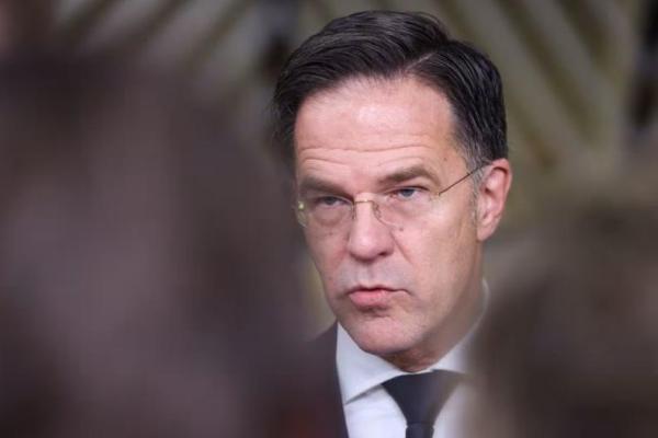 PM Belanda Tanda Tangani Perjanjian Keamanan di Ukraina, akan Danai Artileri