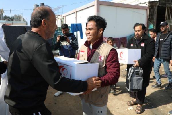 Sejak agresi dimulai, MER-C terhitung telah menyalurkan tiga tahap khusus bantuan yang dikirimkan dari Mesir.