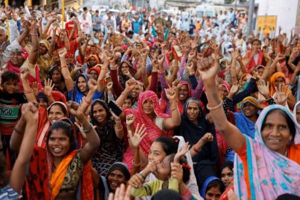 Modi Gelontorkan Bantuan Air Bersih dan Gas untuk Gaet Pemilih Perempuan India
