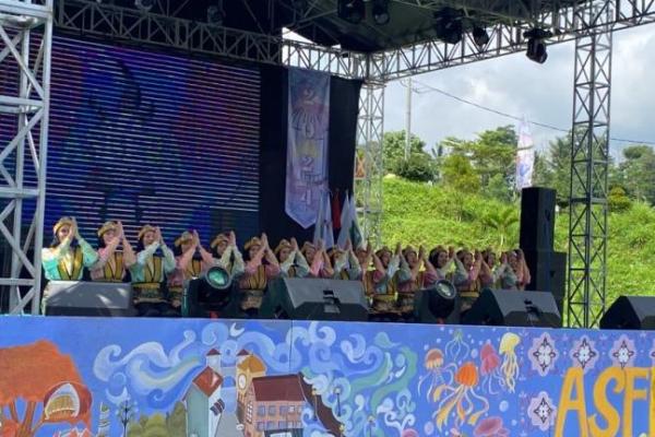 SMAIT As-Syifa Boarding School menggelar As-Syifa Festival Raya (Asfera) 2024, iven tahunan yang dilakukan hasil kolaborasi pertama dari tiga kampus SMAIT As-Syifa Boarding School.