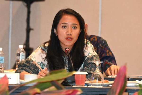 BI perlu terus memberikan edukasi kepada masyarakat terkait tata cara dan mekanisme untuk penukaran uang tersebut. Terutama mengenai lokasi penukaran uang tersebut.