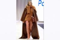 Supermodel Australia Berusia 59 Tahun Elle MacPherson Kembali Melenggang di Catwalk