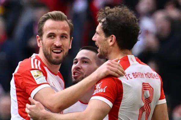 Hat-trick Lagi, Kane Bidik Rekor Lewandowski