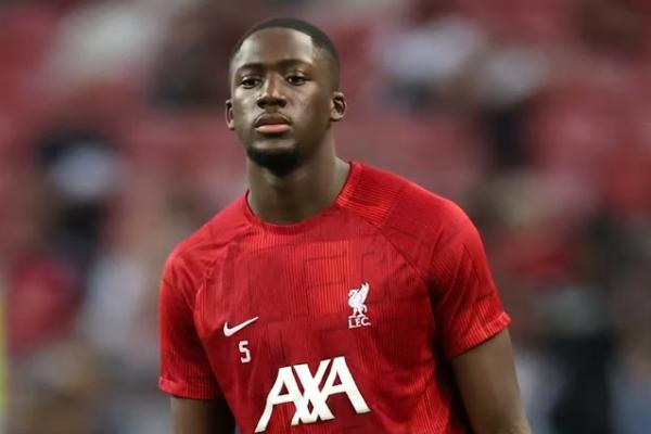 Bek Prancis tersebut dikabarkan lebih memilih untuk bergabung dengan Les Parisiens musim panas ini dan Liverpool sudah mengetahui itu
