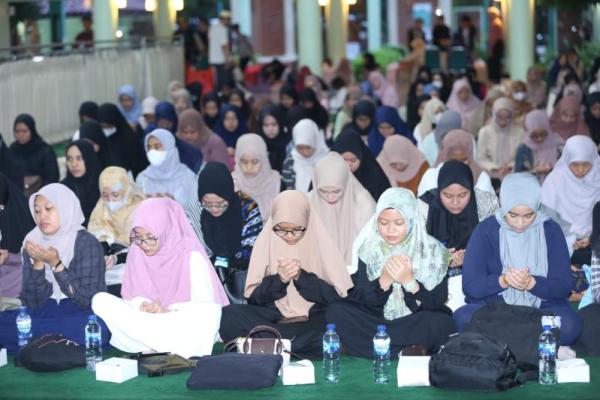 Safari Ramadan Masjid Ukhuwah Islamiyah Gelar Kajian Ramadan dan Doa Bersama untuk Palestina