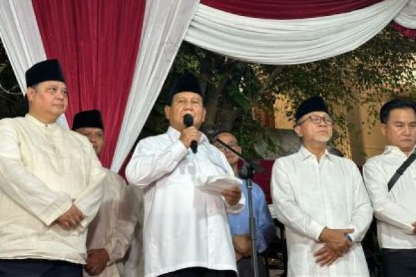 Presiden terpilih Prabowo Subianto berjanji, tidak akan melupakan yang turut berjuang dalam pemenangan Pilpres 2024. Prabowo turut menyinggung soal kursi menteri dalam kebinetnya nanti.