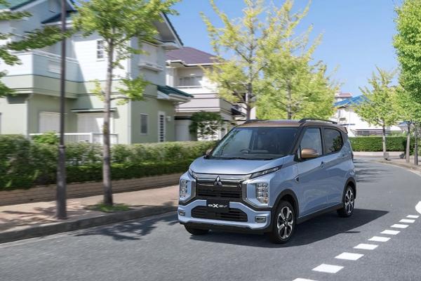  Mitsubishi Motors Rayakan Produksi Ke-100.000 Kendaraan Mini Full Listrik