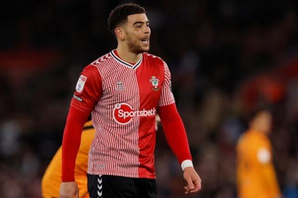 Wolves Terdepan dalam Perebutan Penyerang Southampton