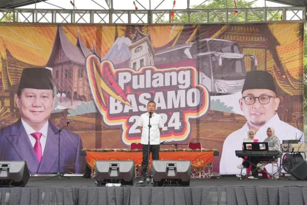 Bukti kepedulian Pak Prabowo, walaupun di Sumtra Barat perolehan suaranya tidak banyak, tapi Pak Prabowo menunjukkan kepeduliaannya kepada warga Sumatra Barat.
