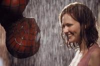 Kirsten Dunst Kenang Adegan Ciuman Ikonik Bersama Tobey Maguire di Film Spider-Man