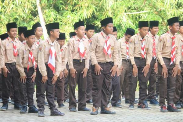 Keikutsertaan murid dalam kegiatan ekstrakurikuler Pramuka kini juga bersifat sukarela.