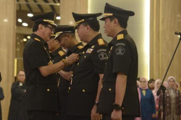 Mutasi, Yasonna Laoly Lantik Irjen Reynhard Silitonga Jabat Kemenkumham Baru