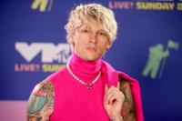 Demi Lagu Third Eye Blind, Machine Gun Kelly Minta Bantuan Garda Nasional