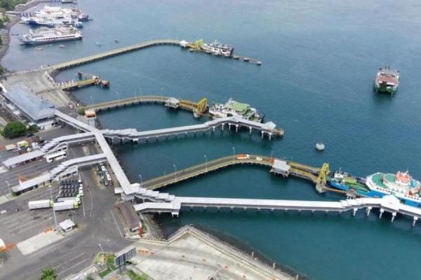 Kemenhub Siapkan Strategi Hadapi Lonjakan Penumpang di Pelabuhan Ketapang