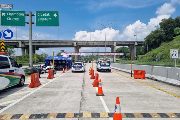 Kementerian Pekerjaan Umum dan Perumahan Rakyat (PUPR) membuka lajur fungsional Tol Bogor-Ciawi-Sukabui (Bocimi) ruas Cigombong-Cibadak