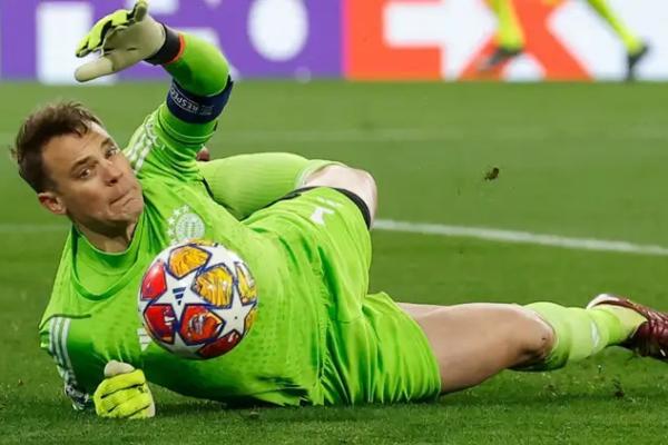 Bawa Bayern ke Semifinal, Neuer Cetak Rekor Baru