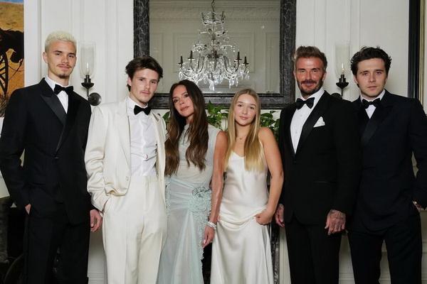 Victoria Beckham Rayakan Ulang Tahun Setengah Abad Bertabur Bintang