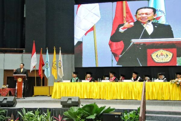 Orasi Ilmiah di Universitas Borobudur, Ketua MPR Ajak Seluruh Elemen Bangsa Hormati Putusan MK