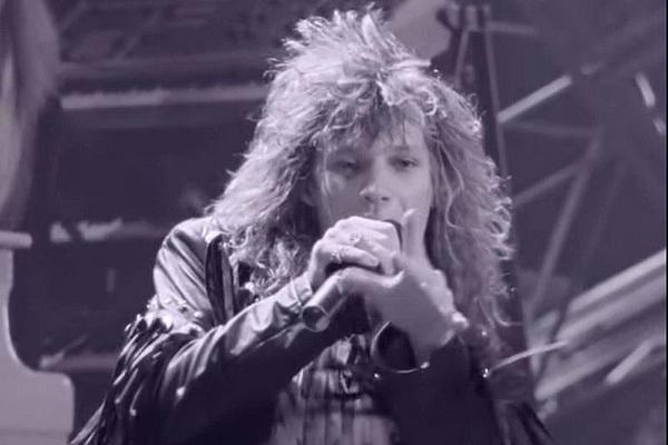 Richie Sambora Harus Berlutut ke Jon Bon Jovi agar Livin` on a Prayer Dimasukkan ke Album