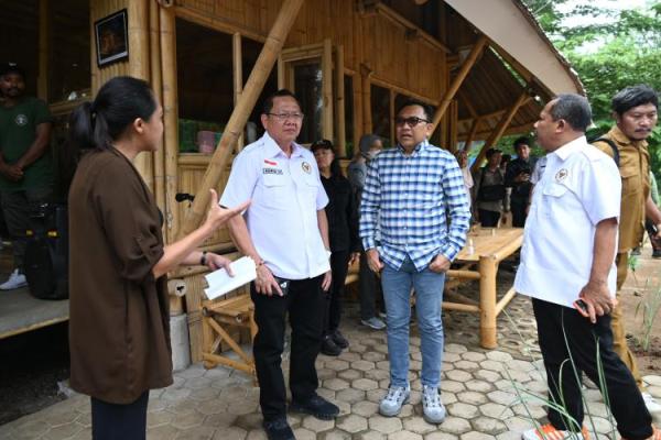 Anggota Komisi IV DPR RI Yohanis Fransiskus Lema menekankan pentingnya sektor pertanian, perikanan, dan peternakan sebagai fondasi pengembangan pariwisata di Nusa Tenggara Timur (NTT).