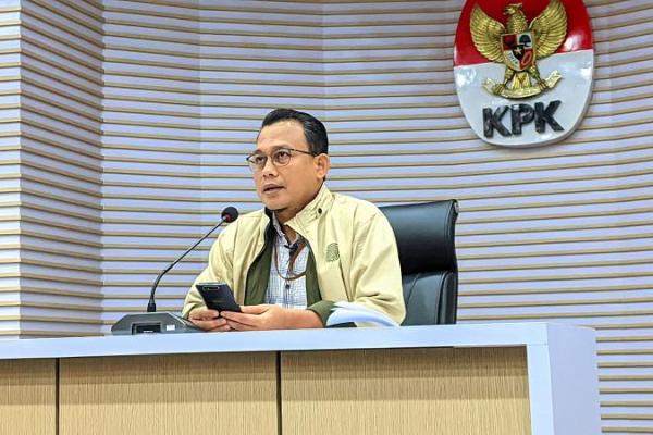 KPK akan mengusut dugaan keterlibatan BURT DPR jika ditemukan alat bukti yang cukup.