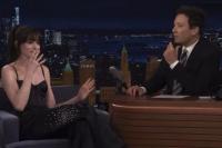 Anne Hathaway Merasa tak Nyaman Penonton tak Baca Buku Filmnya The Idea of You
