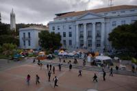 Berbeda dengan Berkeley, UCLA Tangani Protes Mahasiswa Pro-Palestina dengan Panggil Polisi