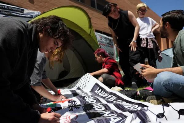 Protes Perang Israel di Gaza, Bendera Palestina Berkibar di Kampus-kampus Spanyol