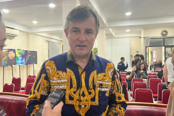 Komunitas internasional mengecam keras penyelenggaraan pemungutan suara ilegal di wilayah Ukraina yang sementara diambil alih oleh Rusia.