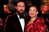 Tak Buru-buru Menikah, Kate Hudson Ingin Tunangan Selamanya dengan Danny Fujikawa