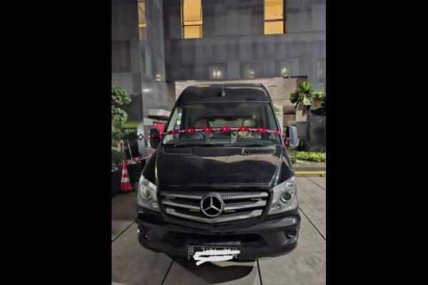 KPK Sita Mobil Mercedes Benz Sprinter Diduga Milik SYL