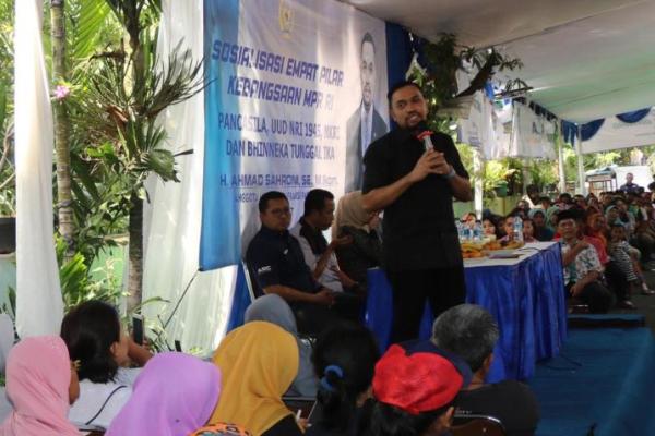 Wakil Ketua Komisi III DPR RI Ahmad Sahroni melakukan kegiatan sosialisasi Empat Pilar MPR RI di Kelurahan Kelapa Gading Barat, Kecamatan Kelapa Gading, Jakarta Utara.