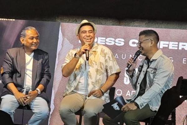 Penyanyi Rio Adiwardhana mengluarkan mini album penuh kejutan berjudul Sisi Lain