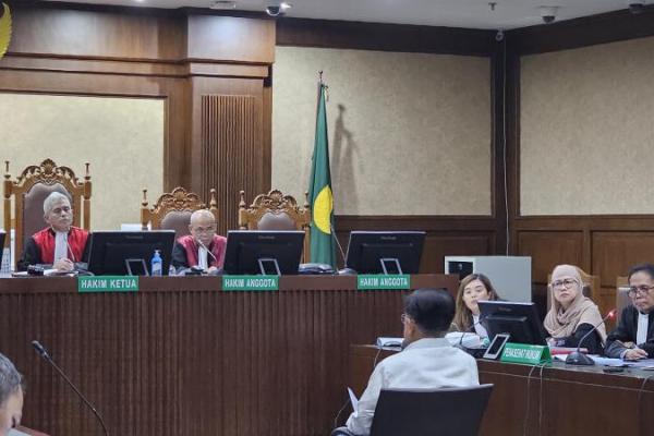 JK hadir di Pengadilan Negeri Jakarta Pusat pada Kamis, 16 Mei 2024 pukul 09.58 WIB.
