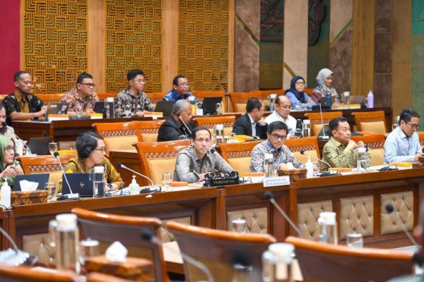 Nadiem memastikan bakal turun ke lapangan untuk mengetahui kesalahan implementasi regulasi UKT di PTN.