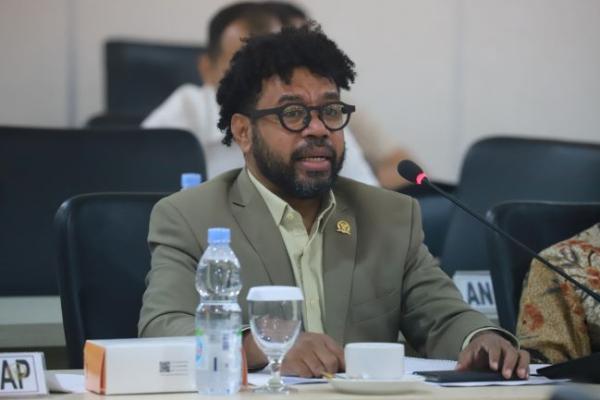 Sederet persoalan hukum membuat publik menilai bahwa masyarakat kecil sangat sulit mencari keadilan seandainya saja tidak viral.