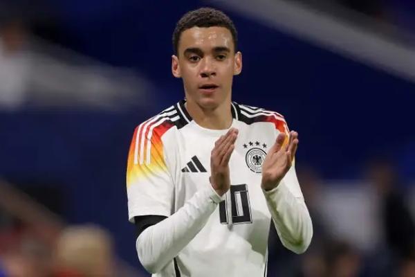 Musiala merasa bangga dengan kepercayaan yang diberikan tim nasional (timnas) Jerman, atas pemilihan nomor 10 sebagai nomor punggungnya
