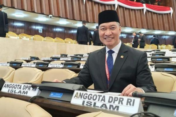 Memang ada rencana atau permintaan penambahan dari Pemerintah dan Menteri Kelautan sekitar empat triliun lebih dan hampir semua anggota menyetujui ya dengan catatan penting agar penambahan itu tepat sasaran, infrastruktur, yang namanya perikanan harus nyampe ke bawah.