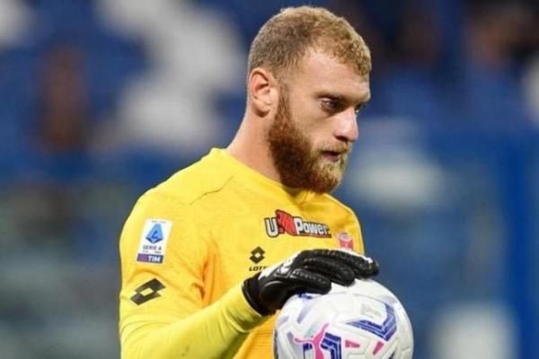Michele Di Gregorio dipastikan bakal membela Juventus musim depan. Hal ini disampaikan oleh Direktur Umum Monza, Adriano Galliano.