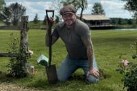 Selain Jago Main Sepak Bola, David Beckham juga Punya Skill Berkebun