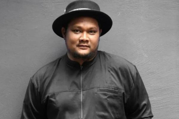 Musisi Virgoun dilakukan tes urine setelah ditangkap terkait kasus dugaan narkoba jenis sabu.