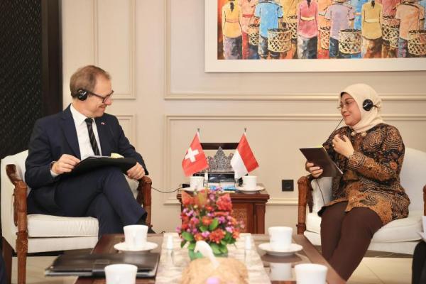 Menaker Terima Kunjungan Kehormatan Dubes Swiss, Bahas Kerja Sama Ketenagakerjaan